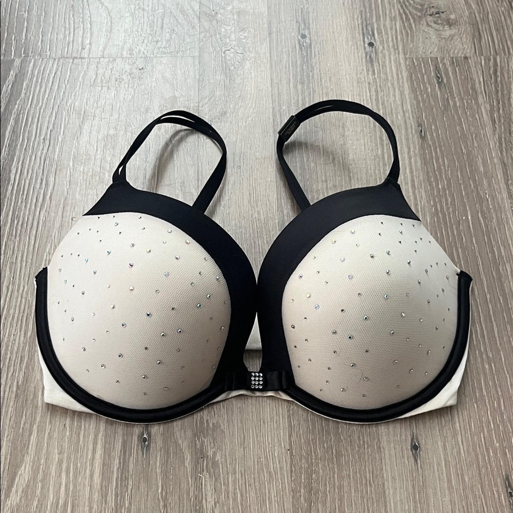 NWT VS very sexy push-up bra/32DDD